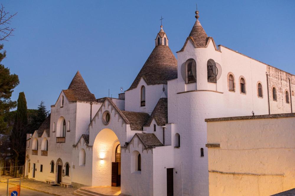 Dea Luxury Casa Vacanze- Zona Chiesa A Trullo - 알베르벨로 외부 사진