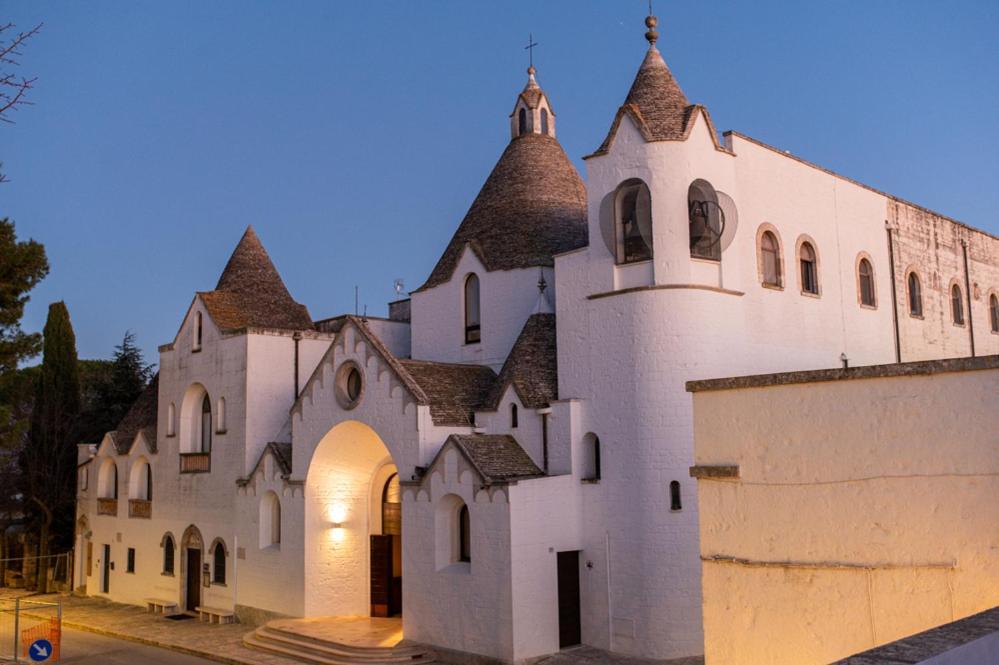Dea Luxury Casa Vacanze- Zona Chiesa A Trullo - 알베르벨로 외부 사진